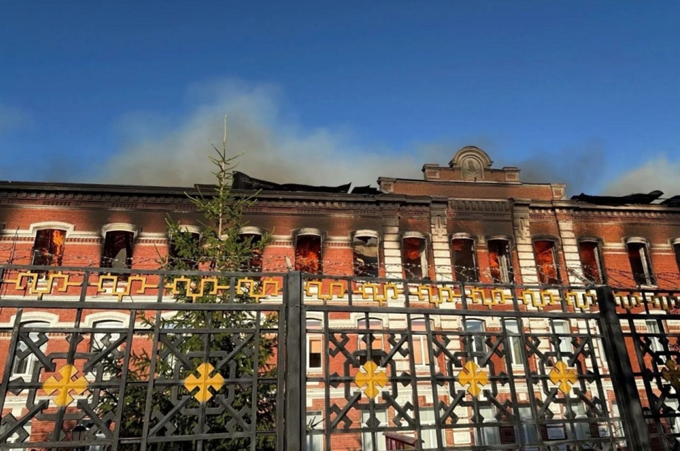 Під Саратовом загорілась військова академія окупантів