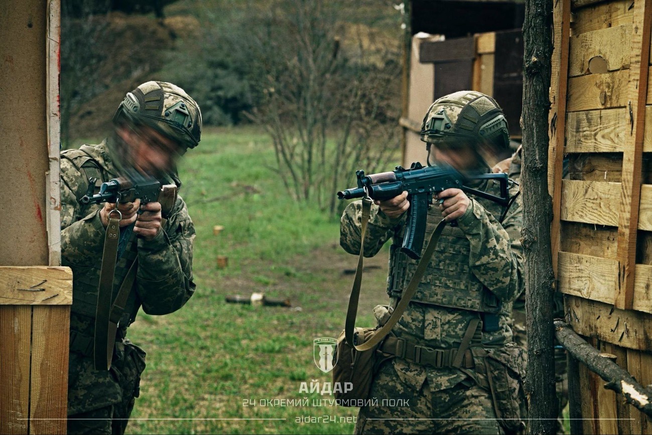 Після базової загальновійськової підготовки новобранці «Айдару» проходять курс адаптації