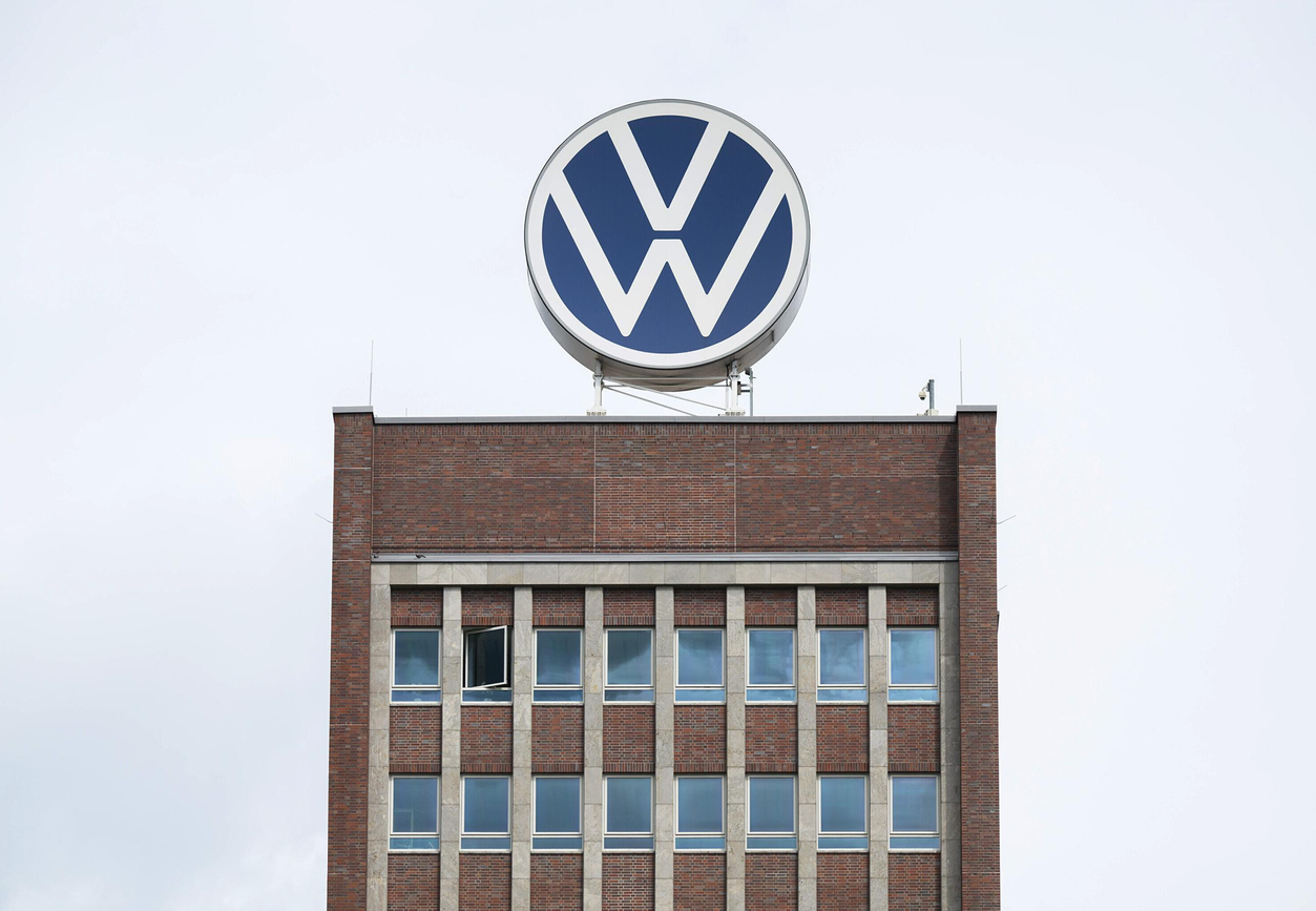 До концерну VW, окрім марки Volkswagen, належать Audi, Porsche, Skoda, Seat та інші