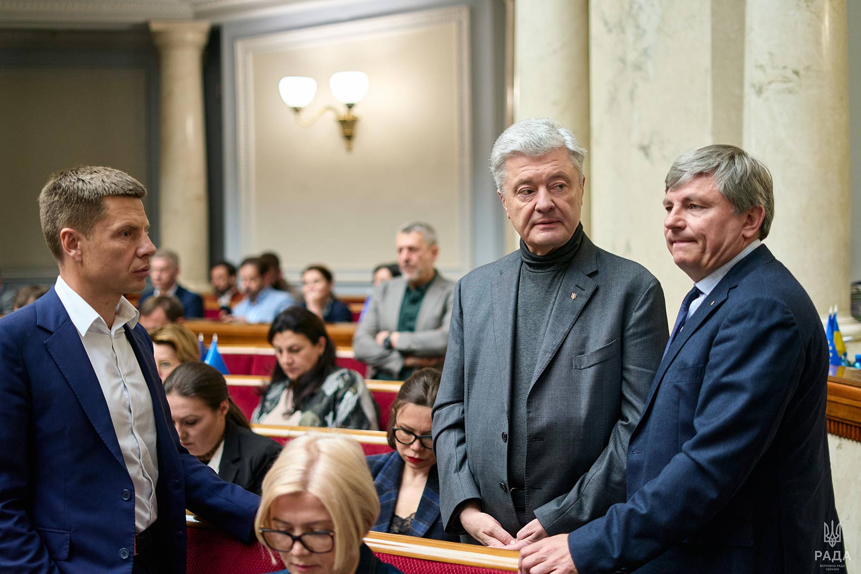 Олексій Гончаренко (на фото ліворуч) вперше зайшов у Раду восени 2014 року за списками президентської партії «Блок Петра Порошенка»