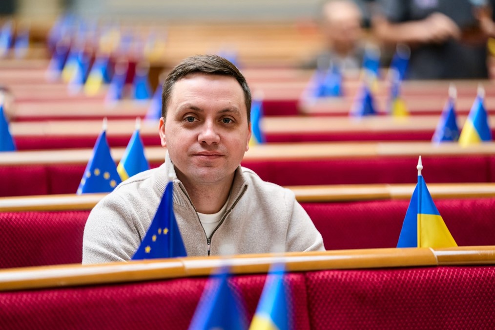 Нардеп Володимир Крейденко впевнений: повномасштабна війна – не привід повністю припиняти цивільне авіасполучення