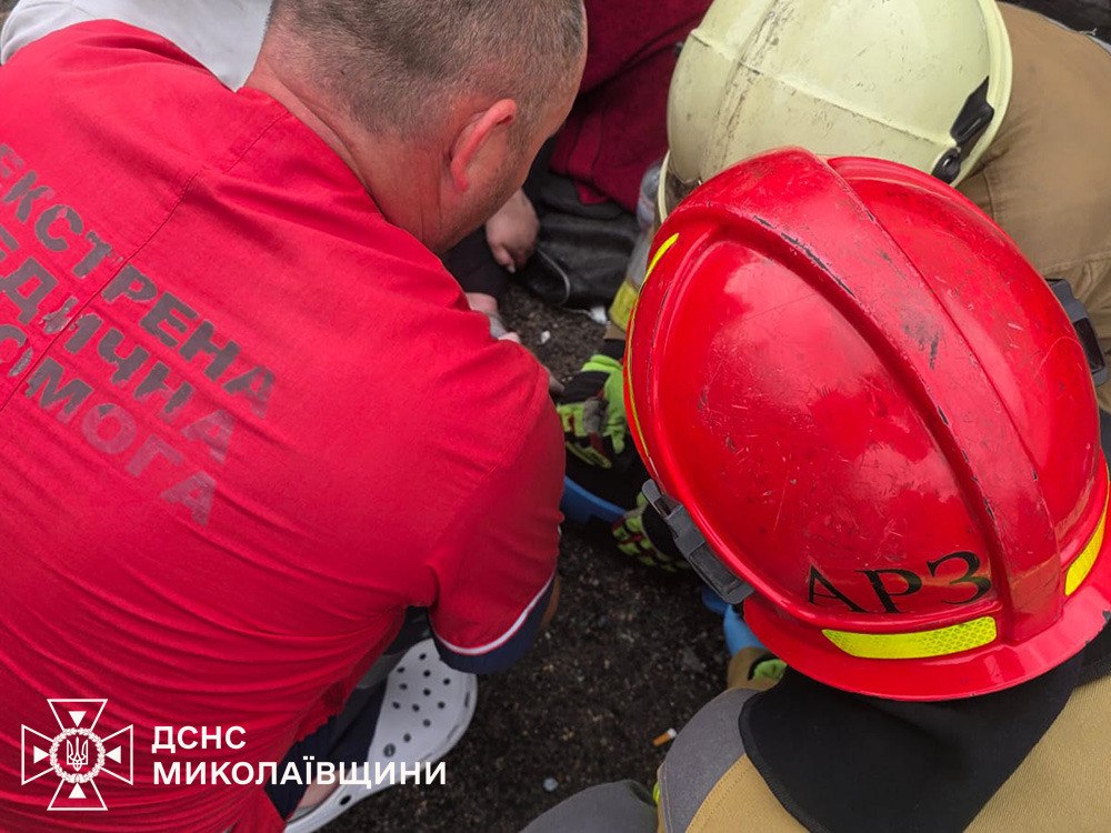 Глава МВС доповів Зеленському про автотрощу на Миколаївщині, в якій загинули 12 людей фото 4