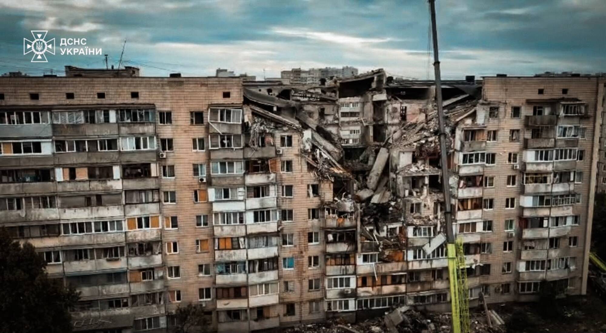 ДСНС завершила роботи у Києві та показала ліквідацію наслідків у Вишневому фото 1