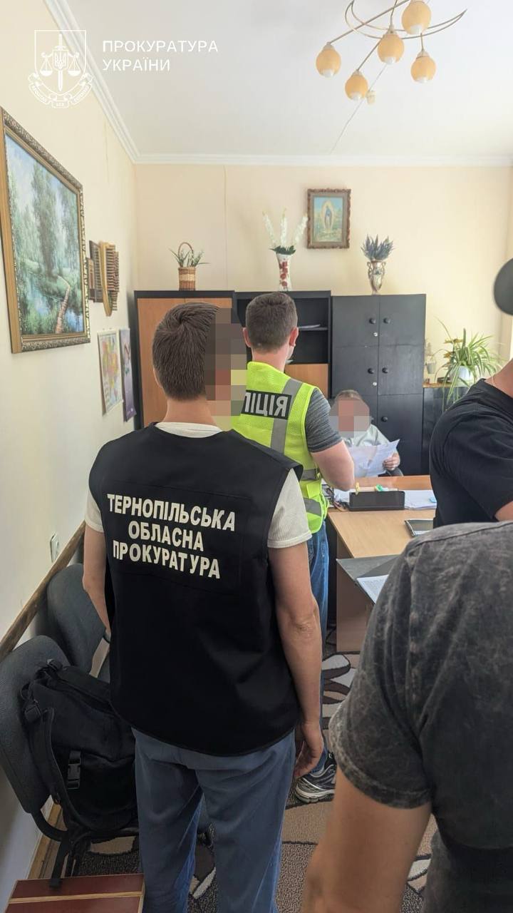 На Тернопільщині директор інтернату отримав підозру у торгівлі людьми фото 2