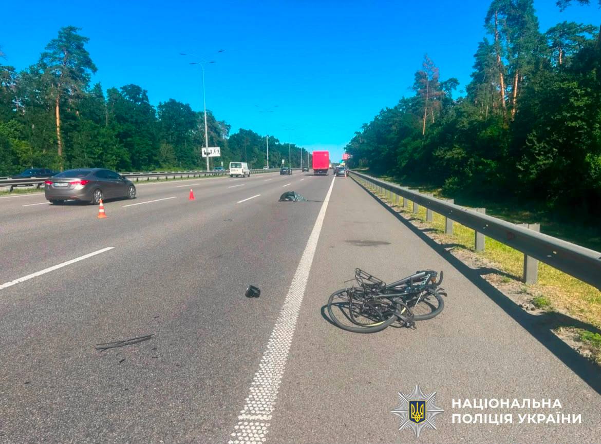 У Києві п’яний водій BMW збив двох велосипедистів: 17-річний юнак загинув фото 1