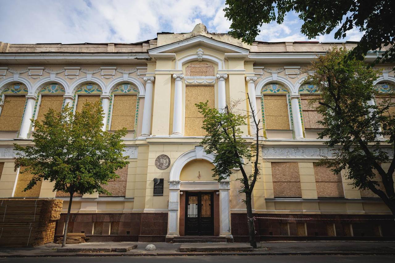 У Харкові завершено відновлення художнього музею після російського удару (фото) фото 1