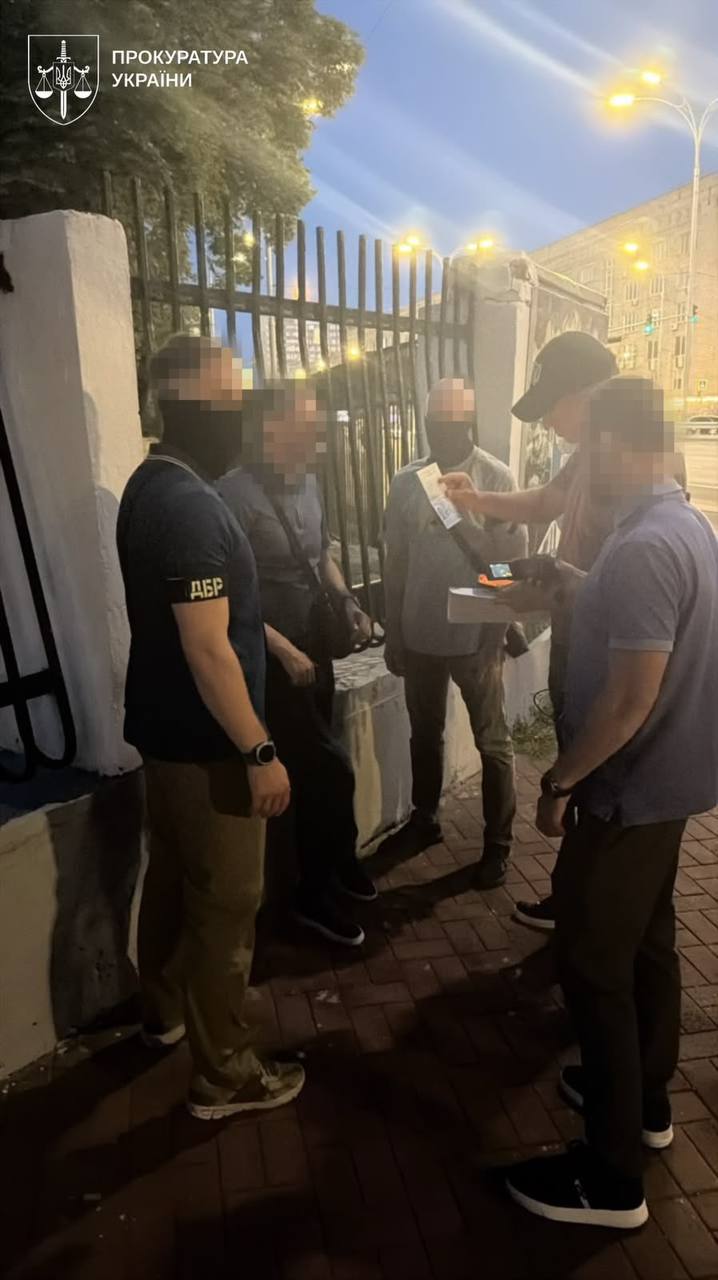 Керівника Держгеокадастру Львівщини затримано на хабарі у $30 тис. працівнику НАЗК фото 1