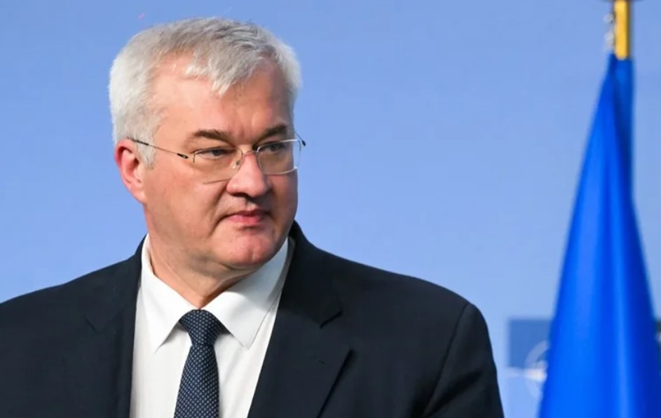 Андрій Сибіга не затьмарює собою президента, і це на Банковій цінують