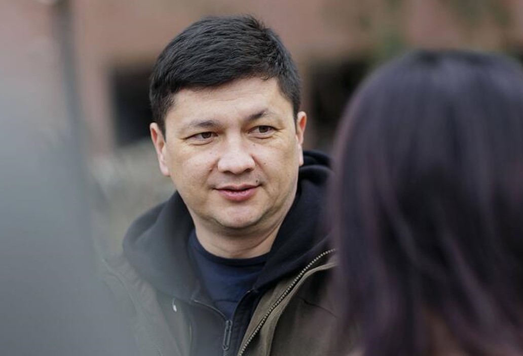 Віталій Кім став відомим на всю країну завдяки своєму оригінальному почуттю гумору