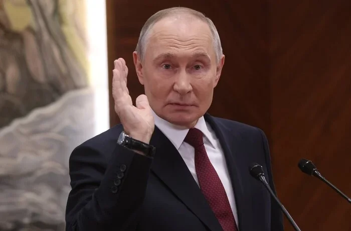 Путін приїхав у Новосибірськ. Місто терміново відремонтували, а жителі отримали дивні заборони