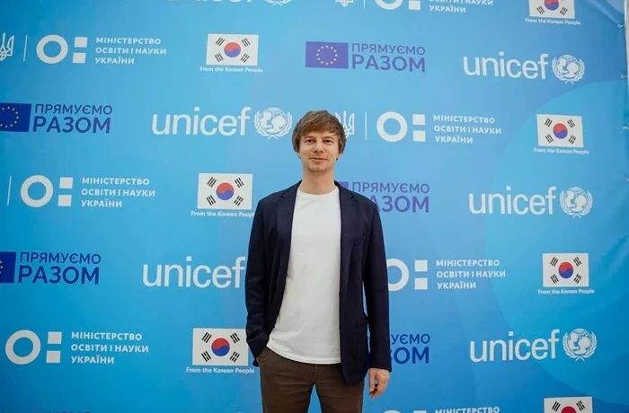 Сотні мільйонів на шкільних підрядах заробила мережа фірм, пов’язаних з приятелем заступника міністра освіти