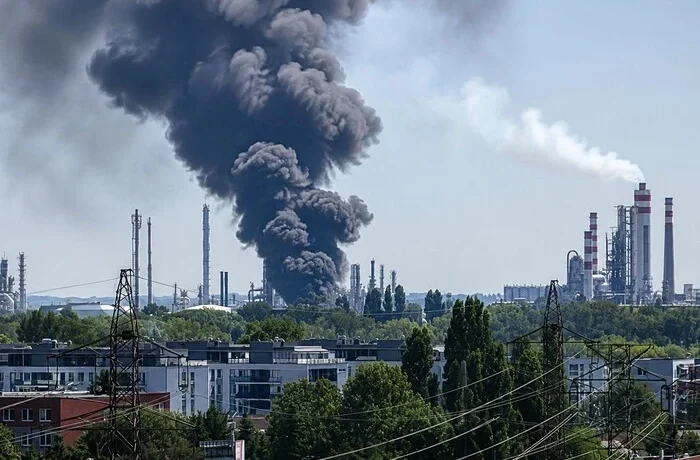 У Братиславі загорівся єдиний нафтопереробний завод Словаччини