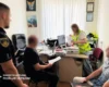 Називав це «грою»: у Києві батько отримав підозру у розбещенні трирічної доньки