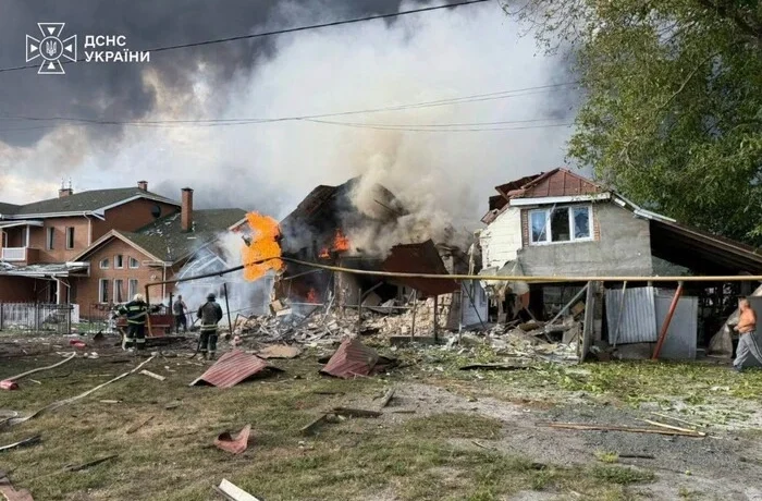 Росія атакувала дев’ять регіонів України. Зеленський показав наслідки (фото)