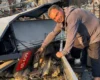 У зруйнованій Милій під Києвом серед згарища вцілів поштомат із подарунком для дитини