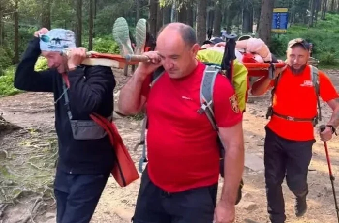 Під час спуску з Говерли травмувалася туристка з Київщини
