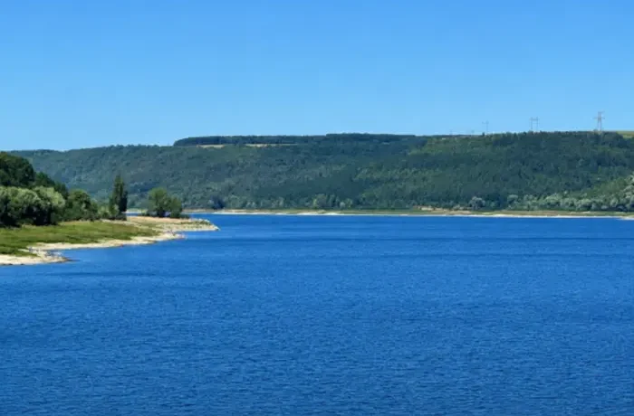 Запас води у Дністровському водосховищі впав до історичного мінімуму