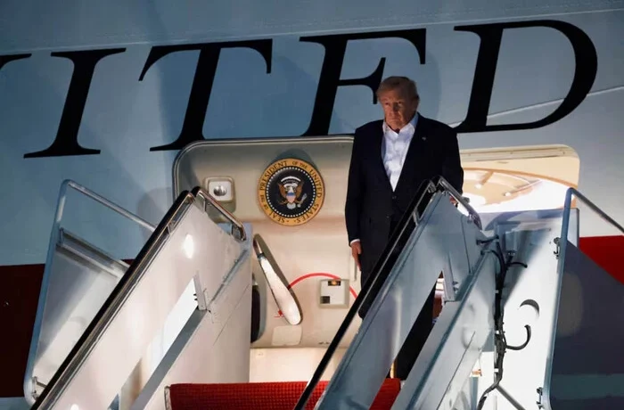 Трамп розповів, чому таємно змінив літак після саміту НАТО