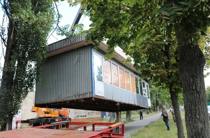 За тиждень у Києві демонтовано 30 незаконних МАФів та огорож (фото)