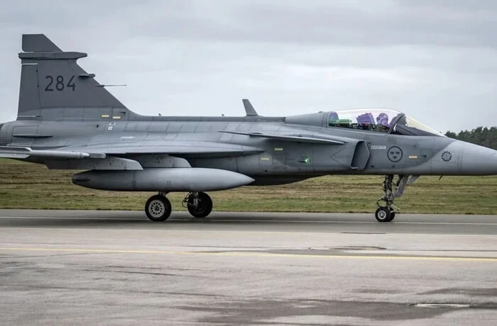 Винищувач Gripen розбився на військовій базі в Угорщині