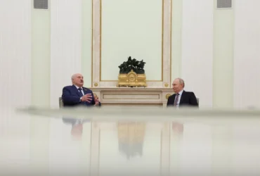 Лукашенка викликали до Путіна: до чого тут зростання тривог у Києві