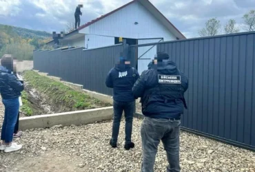Командир частини відправив підлеглих ремонтувати будинок і нарахував їм бойові: що вирішив суд