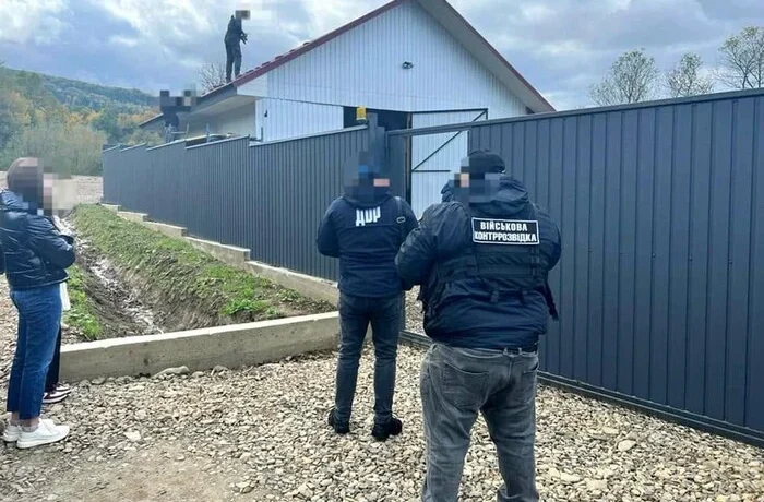 Командир частини відправив підлеглих ремонтувати будинок і нарахував їм бойові: що вирішив суд