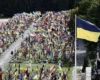 Останнє бойове чергування синьо-жовтого. Куди зникають прапори з могил Героїв?