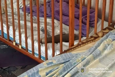 У Херсоні снаряд влетів у ліжечко з дворічним хлопчиком, але не вибухнув (фото)