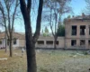 Пошкоджена через атаку гімназія у Києві 1 вересня не відкриється: де навчатимуться діти