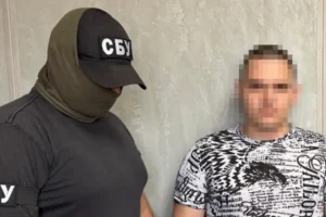 СБУ затримала коригувальника, який встановлював камери для наведення російських атак