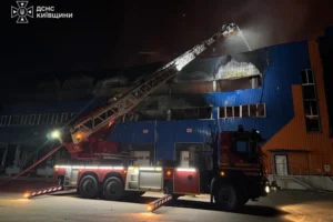 Атака по Київщині: на території залізничної платформи виявлено загиблих