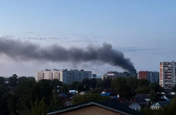У Ярославлі прогриміли вибухи: під вогнем НПЗ, трасу на Москву перекрито