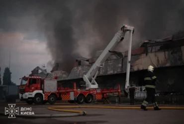 Всі пожежі після ворожої атаки на Київ локалізовано, ліквідація наслідків триває (фото)