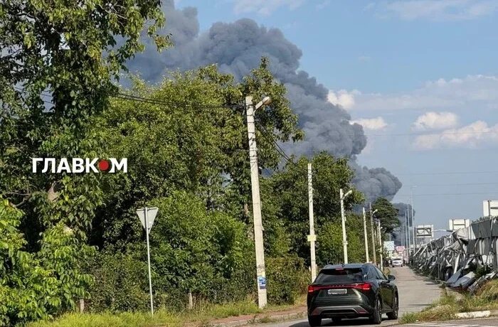 Росіяни атакували склади мережі «Аврора» у Стоянці під Києвом