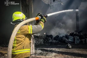 Російський удар спричинив руйнування на Київщині, постраждала дитина
