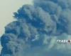 У Деснянському районі Києва після атаки спалахнула масштабна пожежа на складах