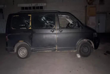 Напад на ТЦК у Луцьку: натовп розбив службове авто