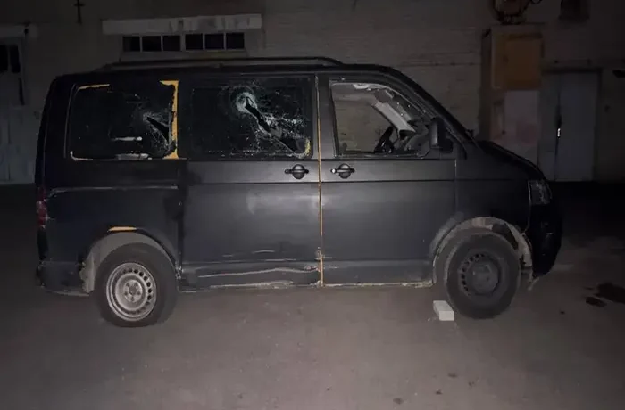 Напад на ТЦК у Луцьку: натовп розбив службове авто