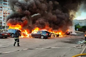 Четверо людей зникли безвісти після удару РФ по складах на Київщині