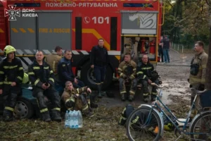 Наслідки російського обстрілу у Києві ліквідовано. Вдалося врятувати 105 людей