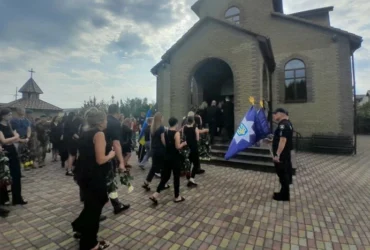 У Житомирі попрощалися з трьома поліцейськими, які загинули внаслідок російського удару