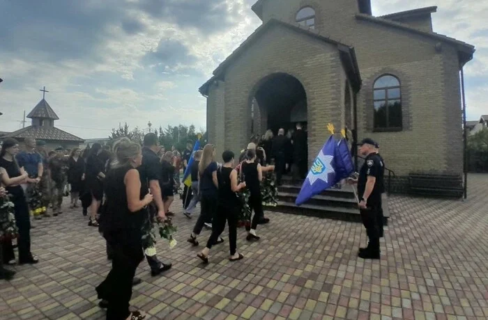 У Житомирі попрощалися з трьома поліцейськими, які загинули внаслідок російського удару