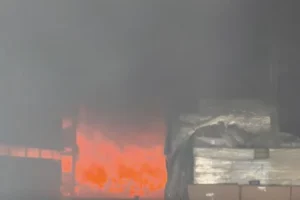 У Харкові після російського удару горять підручники видавництва «Ранок»
