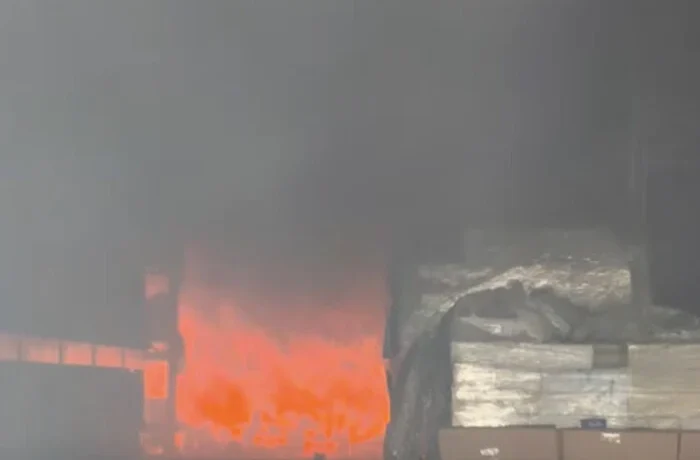 У Харкові після російського удару горять підручники видавництва «Ранок»