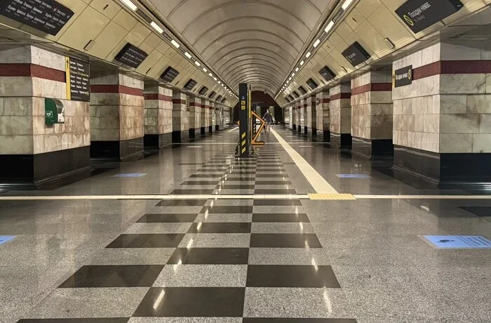На станції метро «Сирець» з’явилося нове зонування для укриття під час тривог