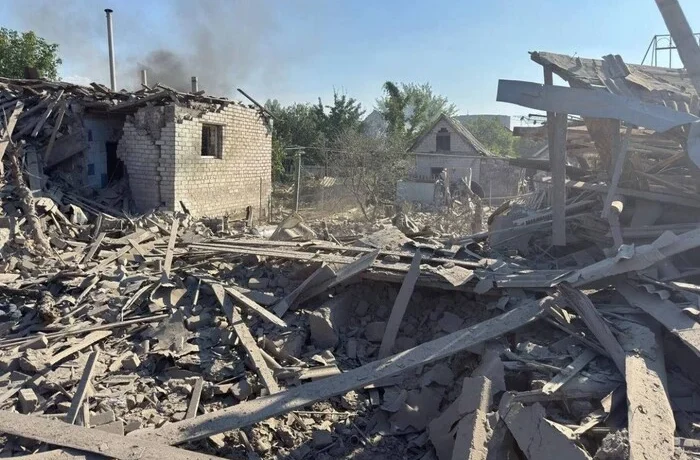 Росія вдарила по житлових будинках у Запоріжжі: загинула людина, є поранені