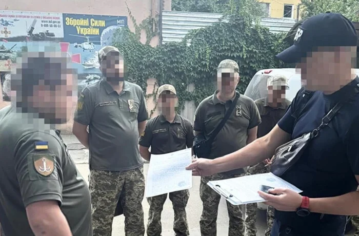 Били та душили людей. 10 військових ТЦК в Одесі отримали підозри