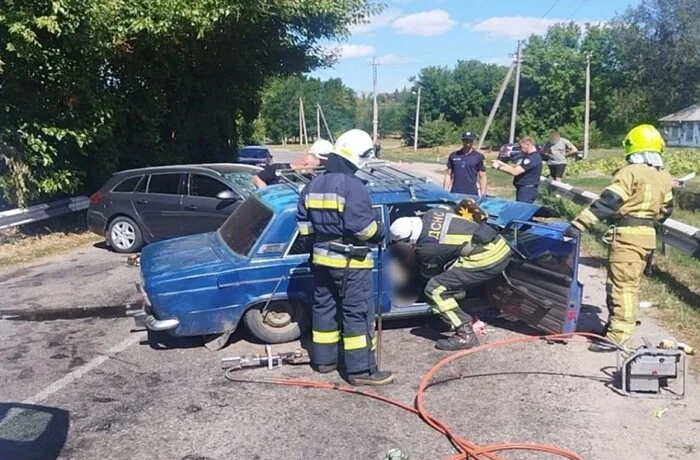 Смертельна аварія на Київщині: водій ВАЗ загинув після лобового зіткнення