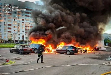 На Київщині рятувальники всю ніч і ранок гасять пожежі після атаки дронів (фото)
